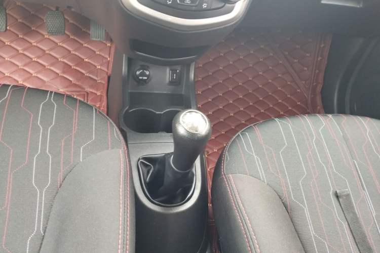 Used CHANGAN Benni 2014 1.4L Manual Luxury Model Gear Lever