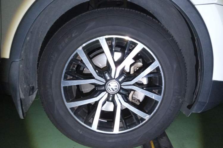 Used Volkswagen Tiguan L 2018 330TSI Automatic Two-Wheel Drive Luxury Edition Right Front Wheel Hub