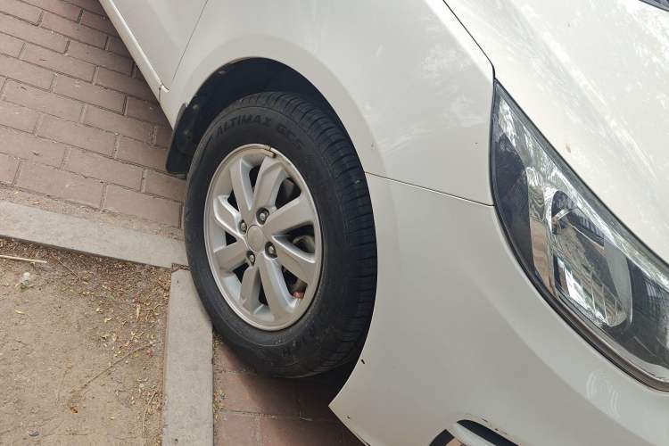 Used Kia K2 2015 Sedan 1.4L Automatic GLS Exterior 1