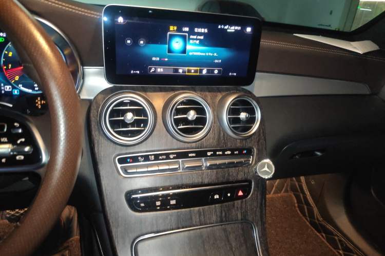 Used Mercedes-Benz GLC 2021 GLC 260 L 4MATIC Dynamic Edition Audio And AC Panel