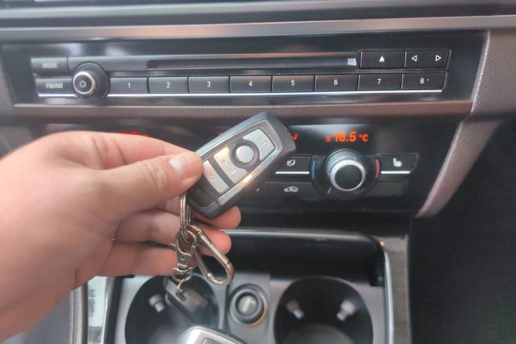 Used BMW 5 Series 2014 525Li Luxury Design Package
