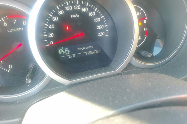 Used Suzuki Grand Vitara 2012 2.4L AT Luxury Navigation 5-Door Version
