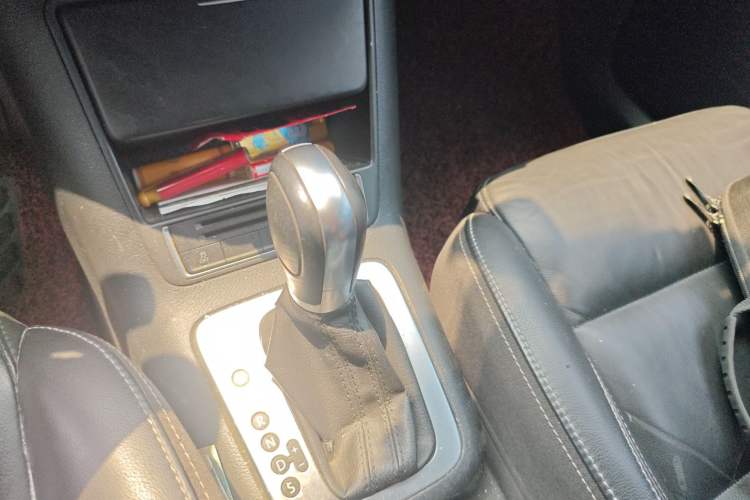 Used Volkswagen Tiguan 2016 300TSI Automatic Two-Wheel Drive Comfort Edition Gear Lever