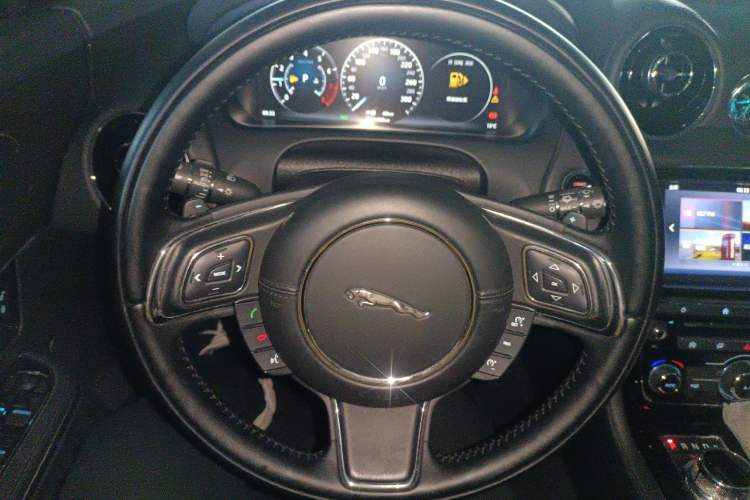 Used Jaguar XJ 2016 XJL 2.0T Two-Wheel-Drive Elegant Business Edition