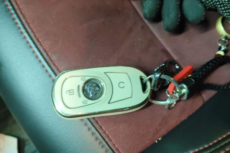 Used Buick Encore 2016 18T Automatic All-Wheel-Drive Flagship Model
