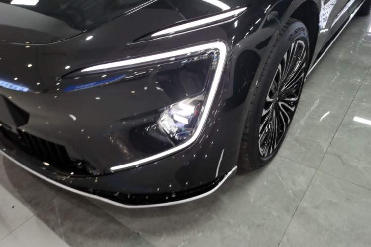 Used Avatr 12 2026 Ultra Pure-Electric All-Wheel-Drive Version Left Front Headlight