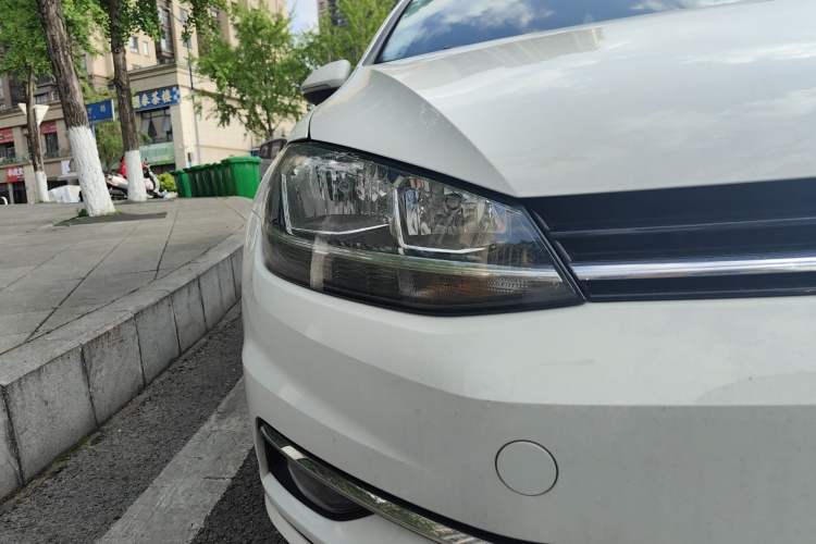 Used Volkswagen Golf 2018 230TSI Automatic Comfort Model Right Front Headlight