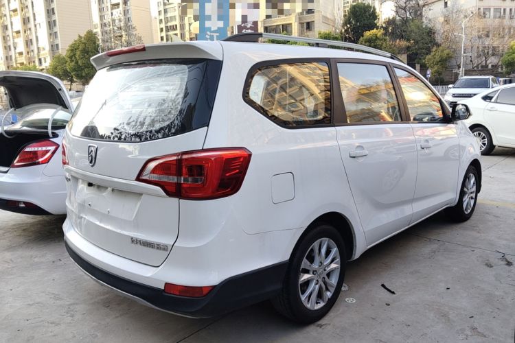 Used Baojun 730 2016 Revised 1.5L Manual Standard Version 7 Seats China V Emission Standard
