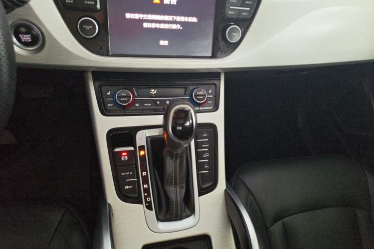 Used Geely Auto Emgrand X7 Sport 2018 1.8TD Automatic Two-Wheel Drive Smart Connect 4G Internet Edition