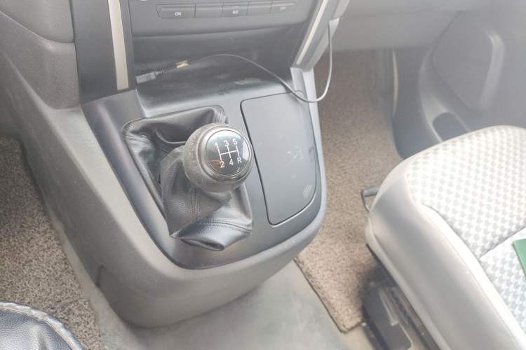 Used Jinbei Express 2017 2.0L Classic Version V19