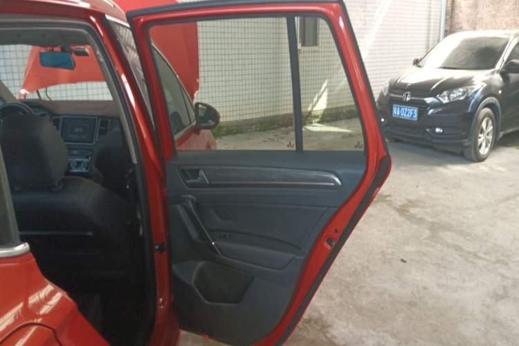 Used Volkswagen Golf Sportsvan 2016 280TSI Automatic Luxury Model