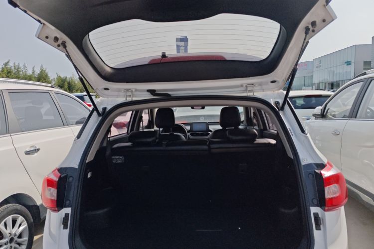 Used Baojun 510 2017 1.5L Automatic Fashion Model Trunk