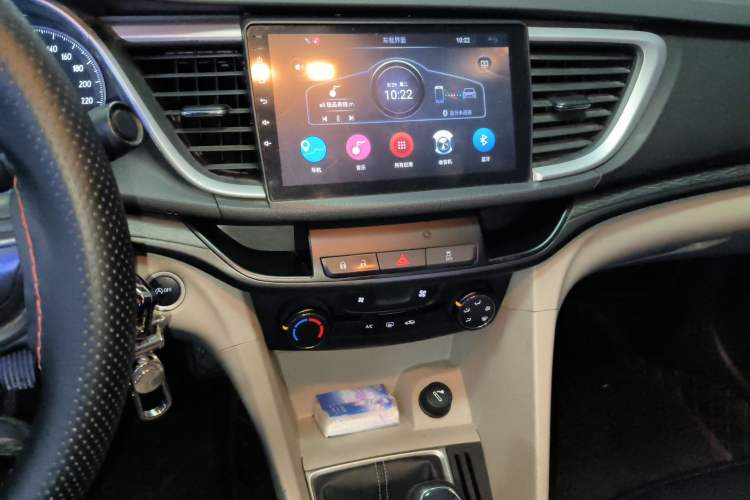 Used Buick GT 2018 15T Manual Entry-Level Version China V Standard Audio And AC Panel