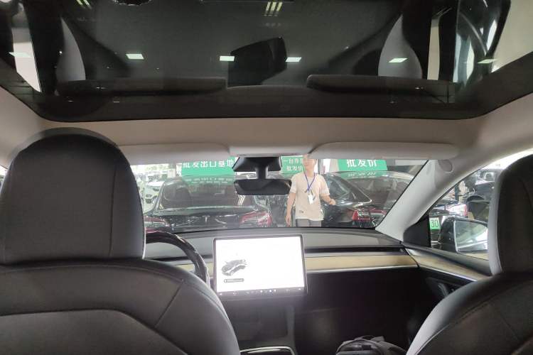 Used Tesla Model Y 2021 Long-Range All-Wheel-Drive Version
