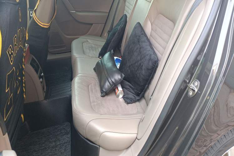 Used Volkswagen Magotan 2012 2.0 TSI Ultimate Edition Left Rear Seat