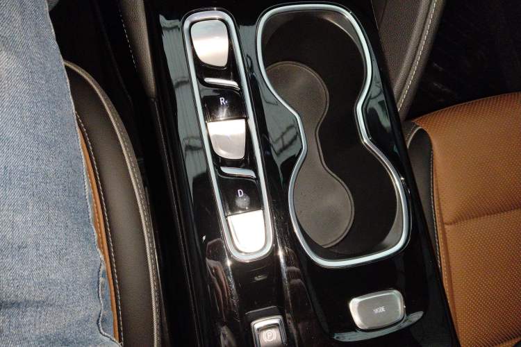 Used Buick Envision 2020 Encore GX S 652T Two-Wheel-Drive Limited-Edition S Sport Version
