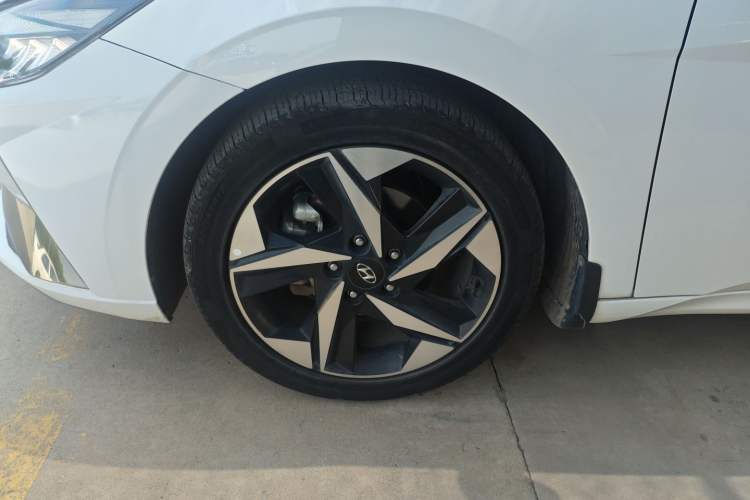 Used Hyundai Elantra 2022 1.5L CVT GLX Elite Edition Left Front Wheel Hub