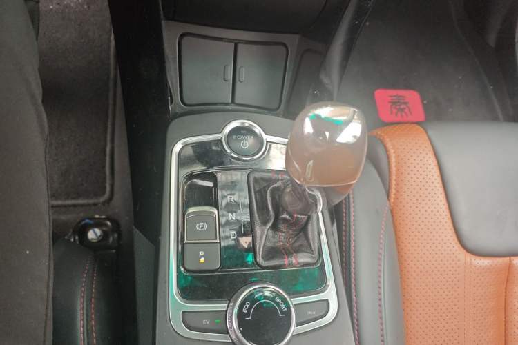 Used BYD Qin New Energy 2015 1.5T Dual-Crown Flagship Plus Edition Gear Lever