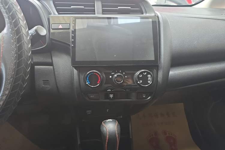 Used Honda Fit 2018 1.5L CVT Comfort Sunroof Version Audio And AC Panel