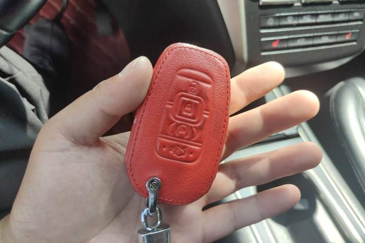 Used Lincoln MKC 2017 2.0T Two-Wheel Drive Deluxe Edition