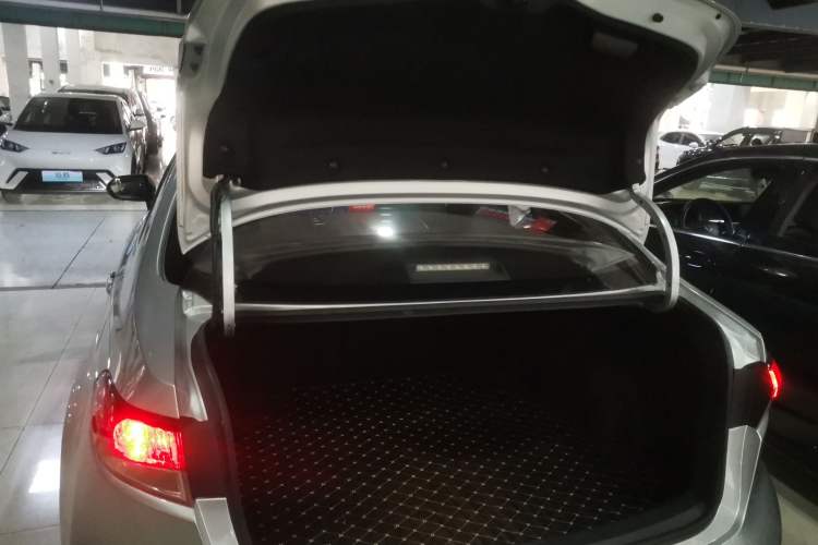 Used Toyota Levin 2019 185T CVT Luxury Edition China VI Standard Trunk