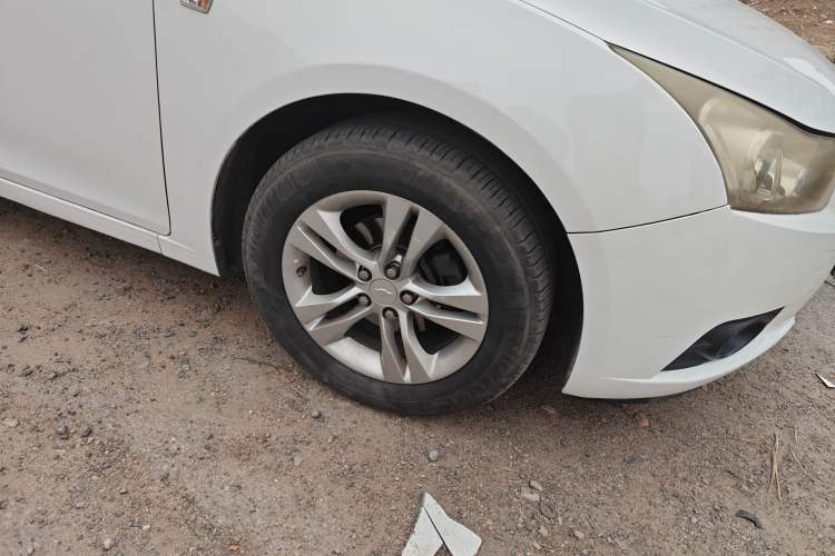 Used Chevrolet Cruze 2013 Hatchback 1.6L Automatic Luxury Model Right Front Wheel Hub