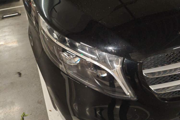 Used Mercedes-Benz V-Class 2022 V 260 Avantgarde Edition Right Front Headlight