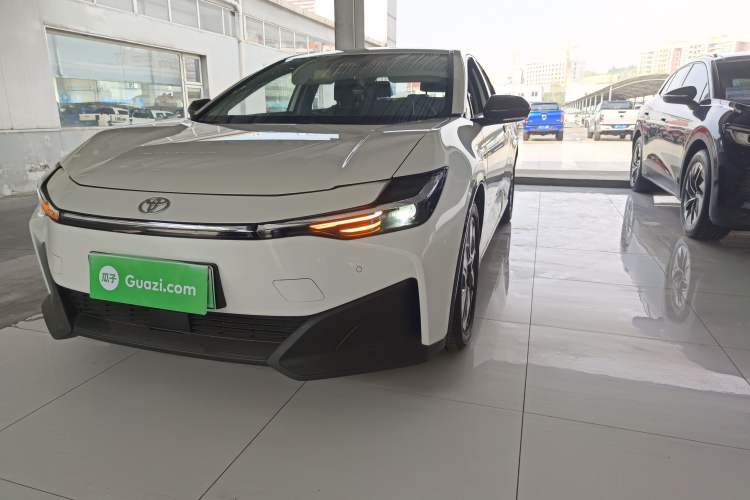 Used Toyota bZ3 2024 517 km Elite PRO Left Front Headlight