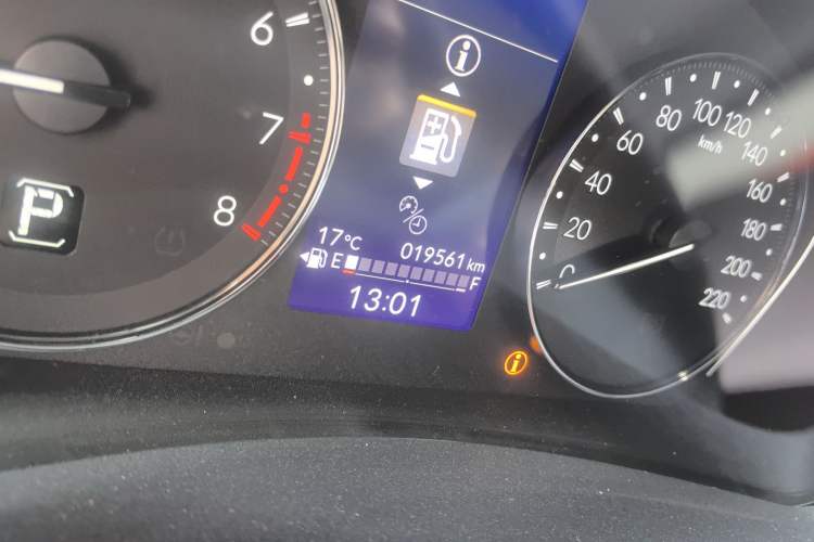 Used Honda Vezel 2023 1.5L CVT Elite Edition Odometer Close Up