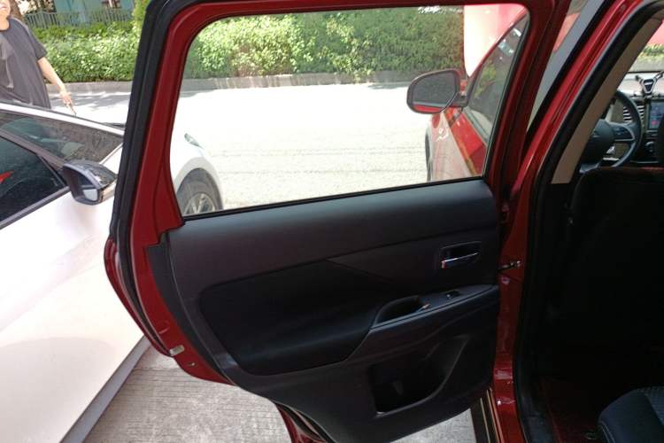 Used Mitsubishi Outlander 2016 2.0L Two-Wheel Drive Fashion Edition 5 Seats