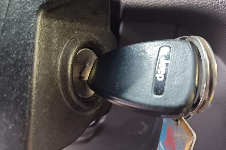 Used Jeep Wrangler 2015 3.6L Rubicon Four-Door Edition Vehicle Key