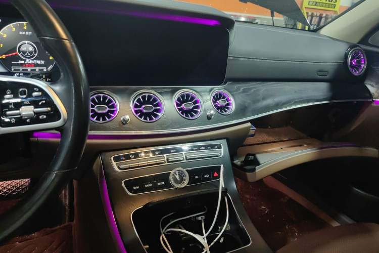 Used Mercedes-Benz E-Class 2016 E 200 L Audio And AC Panel