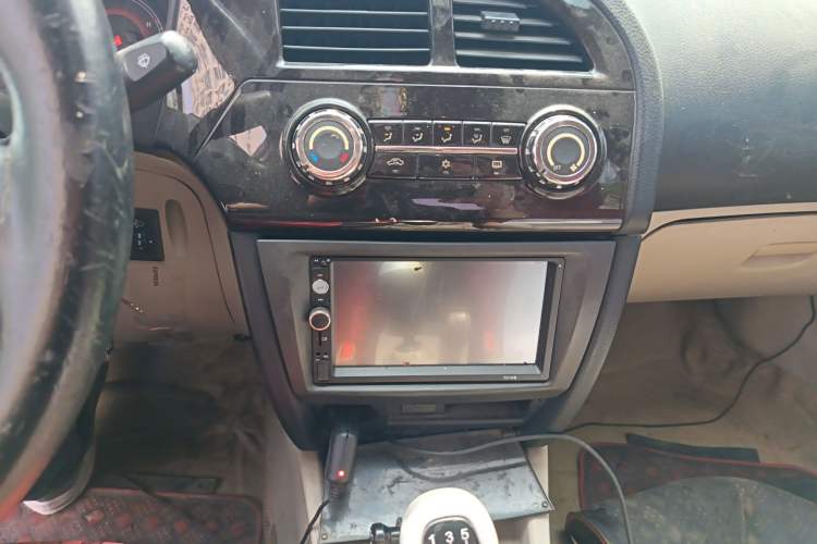 Used Soueast V3 Lingyue 2014 1.5L Manual Smart Edition