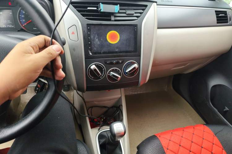 Used Venucia R50 2015 1.6L Manual Fashion Edition