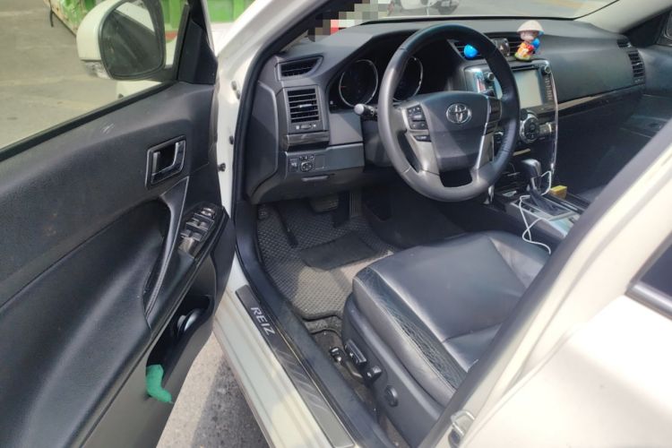 Used Toyota Reiz 2012 2.5V Fengdu Elite Stylish Edition
