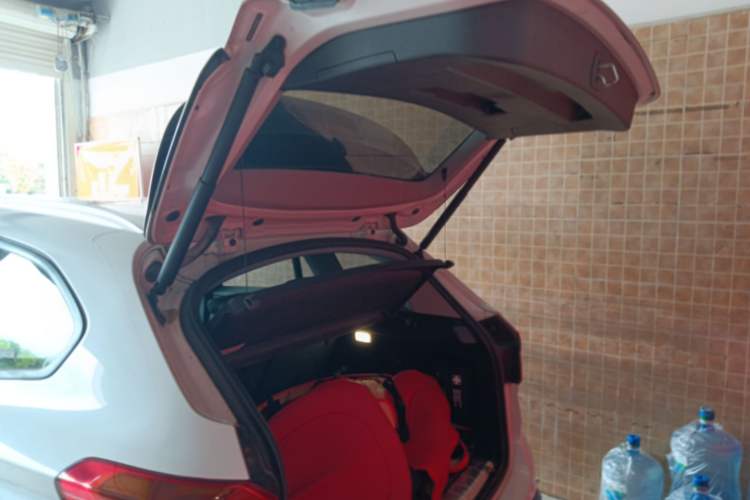 Used BMW X1 2016 sDrive18Li Fashion Model Trunk