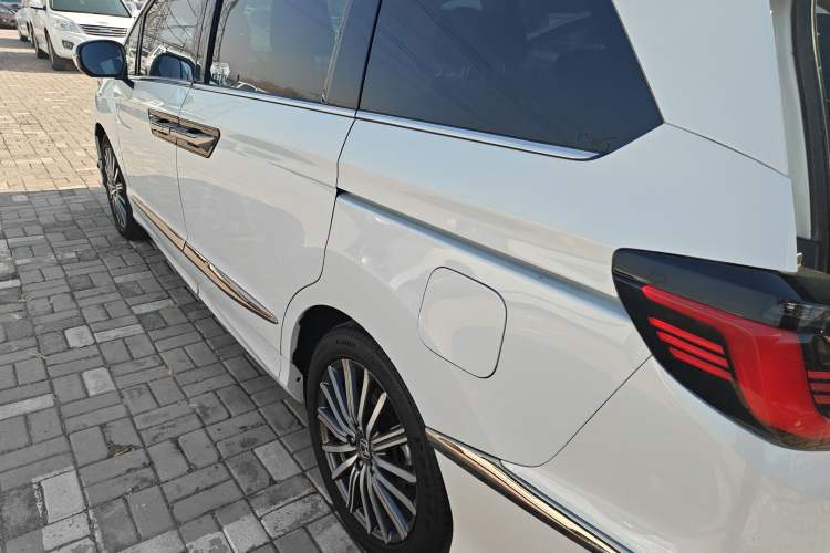 Used Honda Elysion 2022 2.0L eHEV Comfort Version