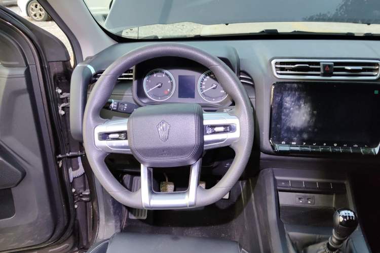 Used JMC DaDao 2023 All-Purpose 2.3T Diesel Manual Two-Wheel Drive Long-Wheelbase Comfort Edition