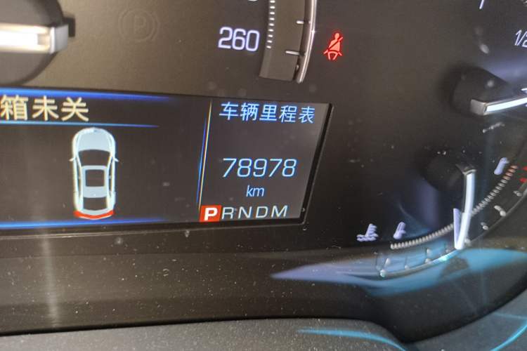 Used Cadillac XTS 2017 28T Elite Model Odometer Close Up