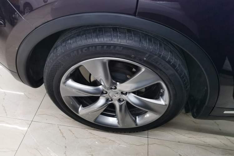 Used Infiniti QX70 2013 3.7L Standard Edition
