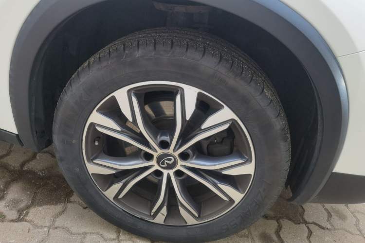 Used Infiniti QX30 2017 2.0T Four-Wheel Drive Fashion Edition
