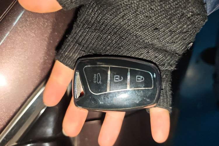 Used Hyundai Santa Fe 2013 2.0T Automatic All-Wheel Drive Top Trim
