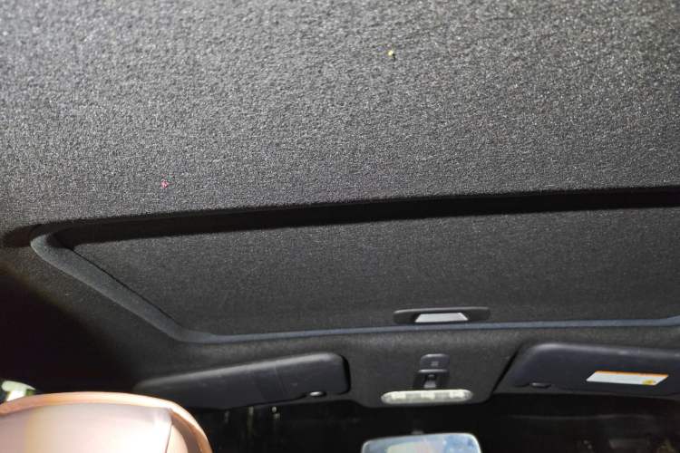 Used Infiniti ESQ 2014 1.6L Spontaneous Edition Headliner