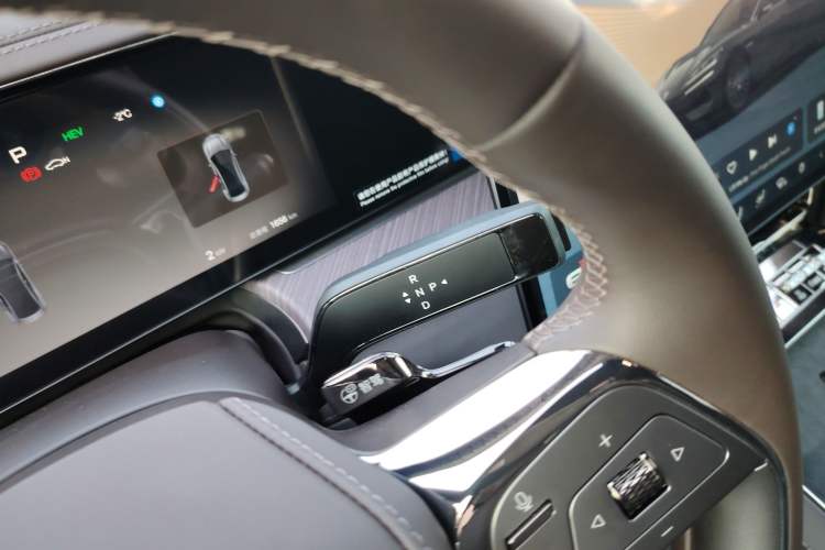 Used Denza Z9 2024 1100 km Four-Wheel Drive Max Version