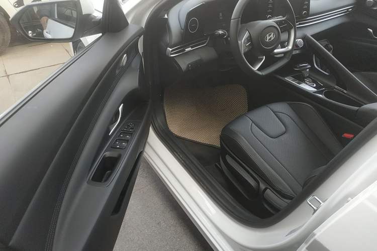 Used Hyundai Elantra 2023 1.5L CVT GLX Elite Edition
