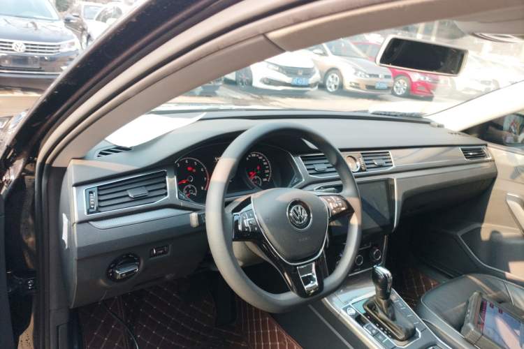 Used Volkswagen Passat 2017 330TSI DSG Luxury Edition
