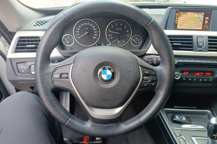 Used BMW 3 Series GT 2013 320i Leading Model
