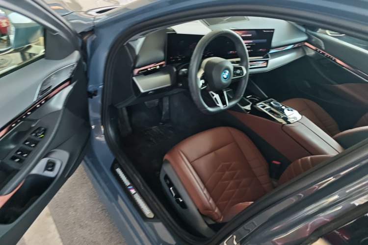 Used BMW i5 2024 eDrive 35L Luxury Model with M Sport Package
