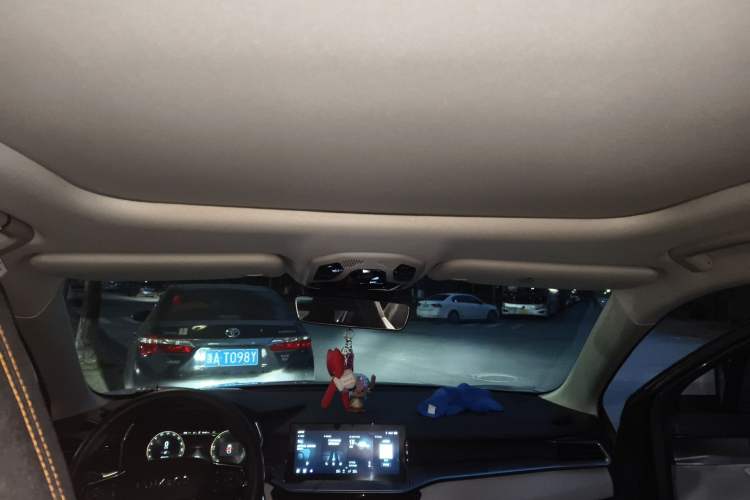 Used Lynk & Co 06 EM-P 2022 PHEV 84 km Range Pro Version
