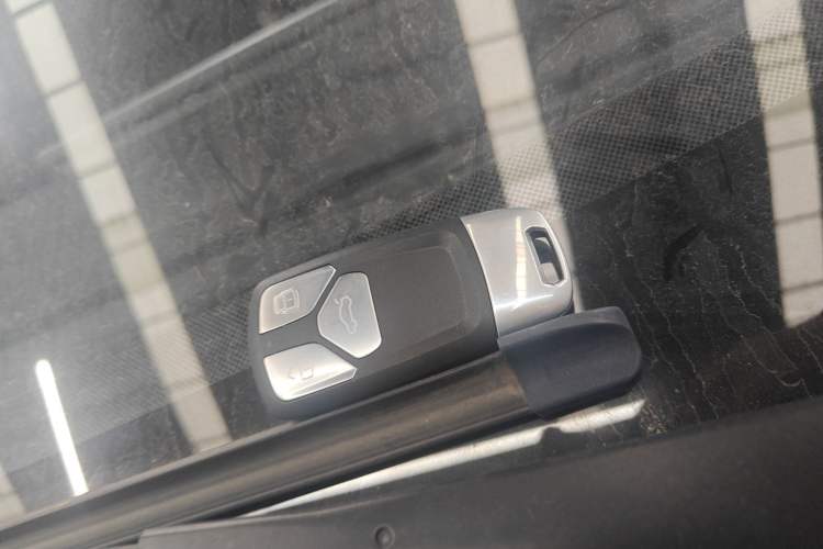 Used Geometry E Firefly 2022 320KM Cute Tiger 4-Seater Vehicle Key